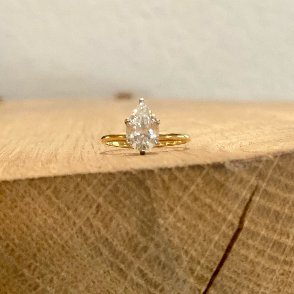 14-karat yellow gold minimalist, teardrop zircon stone ring